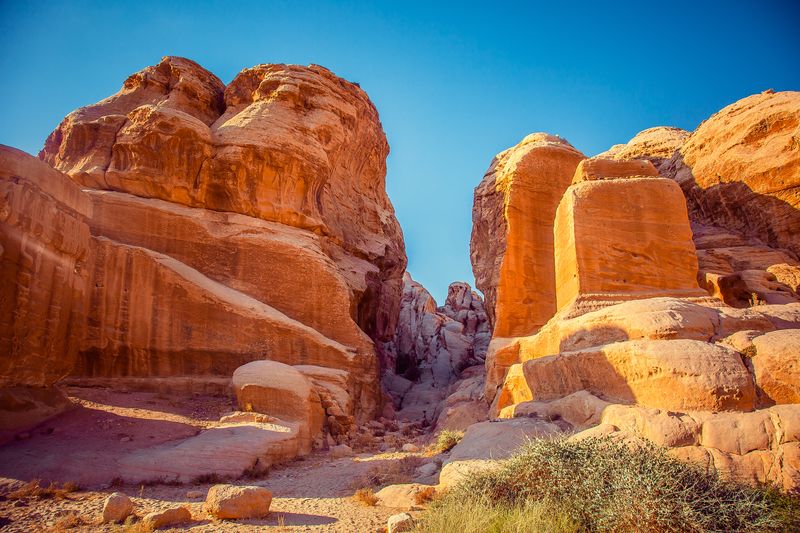 Expérience Wadi Rum et visite de Petra (02 jours dans le Wadi Rum) depuis la ville d'Aqaba (AQ-JHT-008)